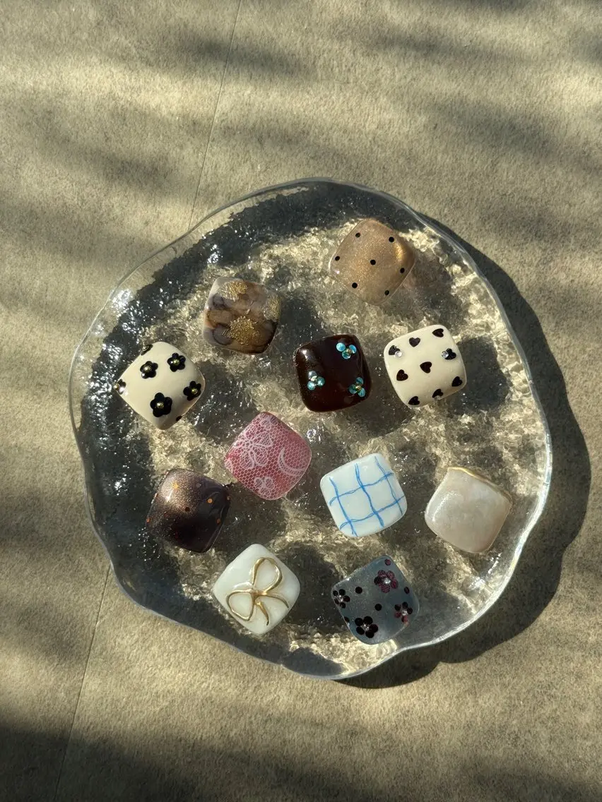 フットネイル🎀マグネットorフラッシュorオーロラorミラー✨口コミでオフ無料💫選べる親指デザイン+1650円の写真