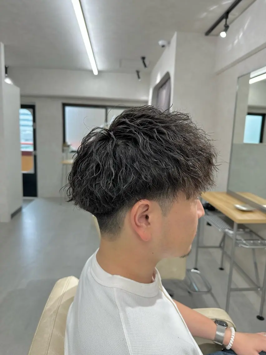 パーマ メンズ メンズパーマ ツイストスパイラルパーマ 波巻きパーマ スパイラルパーマ パーマ 💎メンズパーマ特化 🥇メンズのプロのヘアスタイル