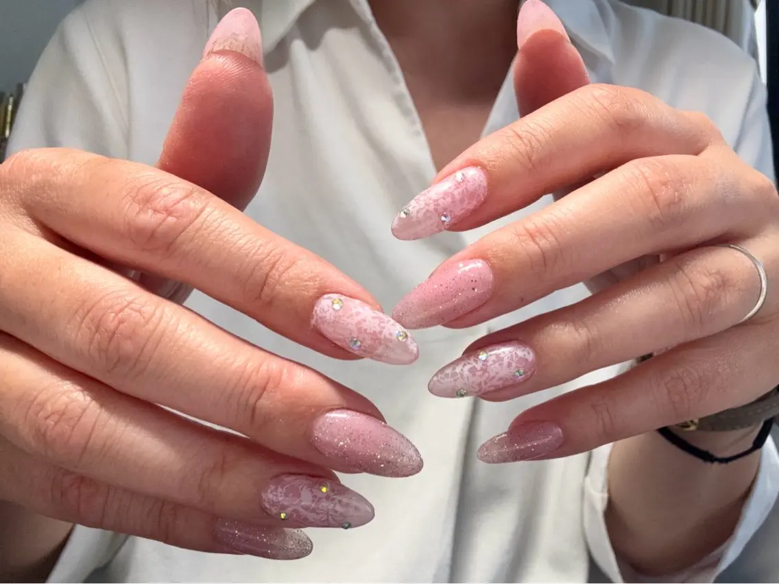 ネイル フラッシュネイル ジェルネイル レース シンプルネイル ストーンネイル ハンドネイル Nailsalon Dahliaのネイルデザイン