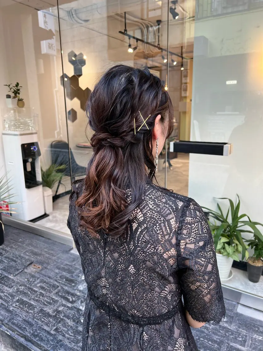 セミロング カラー ヘアアレンジ ハーフアップ 「sumi」 AMIのヘアスタイル