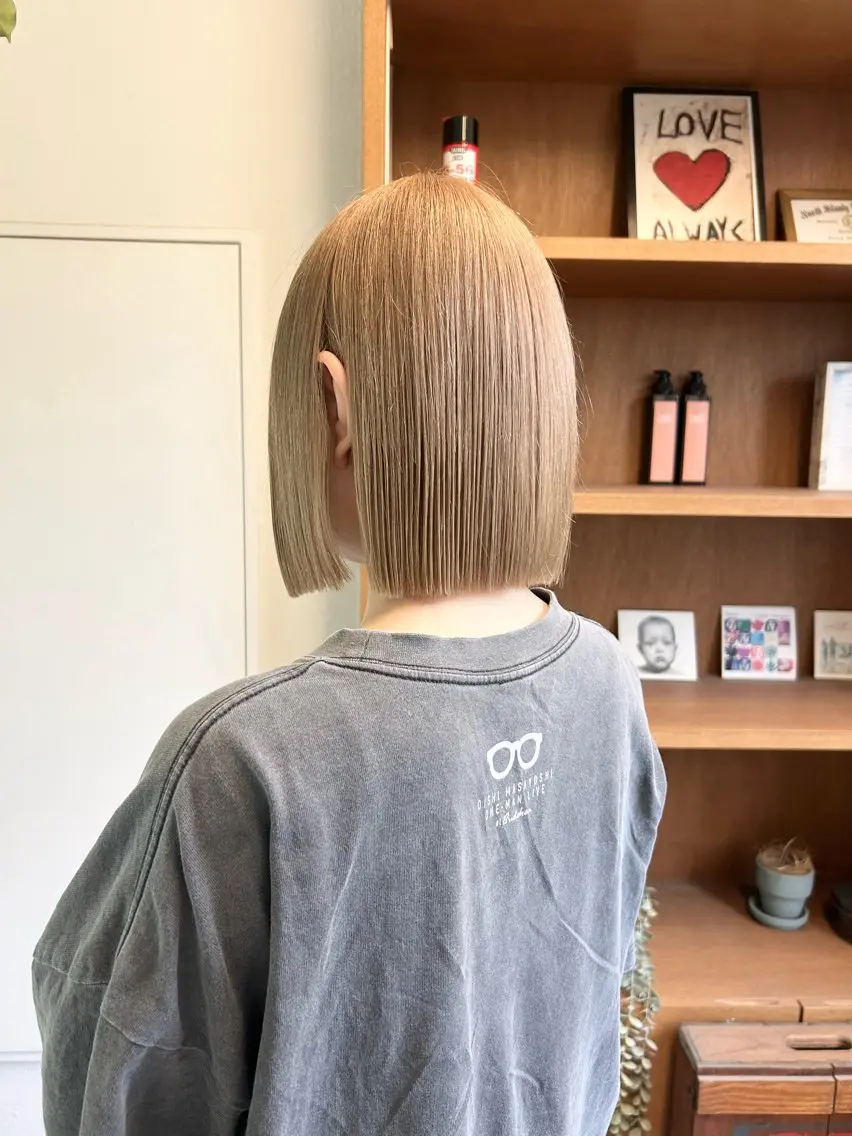 ミディアム カラー ハイトーンカラー ボブ 垢抜けヘア🐈‎🤍 mioのヘアスタイル