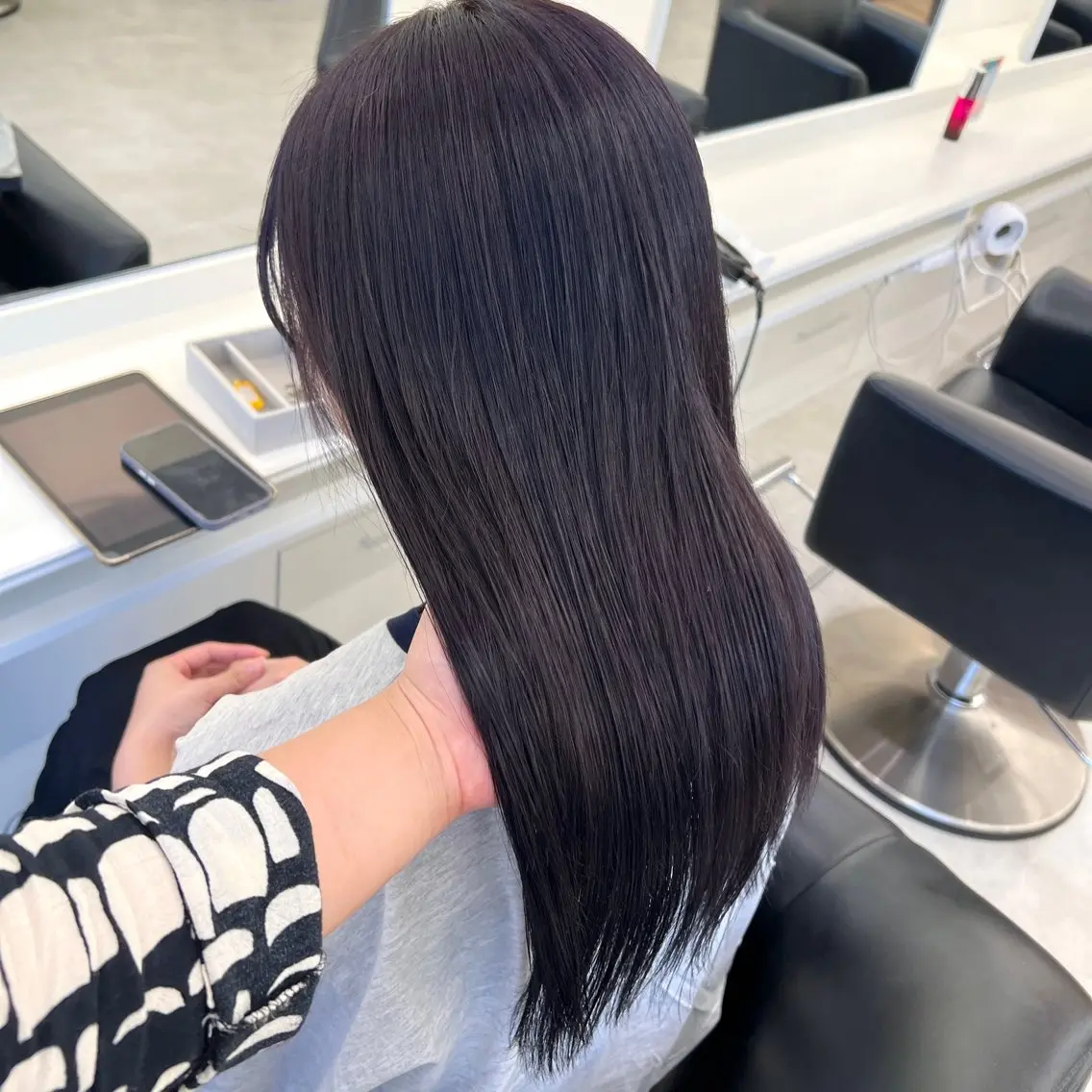 ロング カラー NANO／ ブリーチ×レイヤーのヘアスタイル