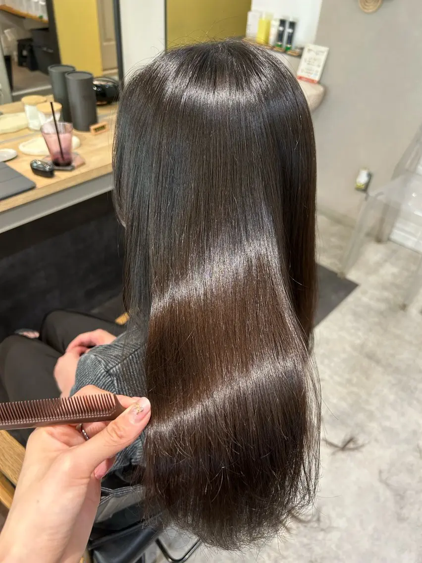 ロング パーマ ストレートパーマ カット 縮毛矯正 トリートメント hubhair レイヤー/透明感のヘアスタイル