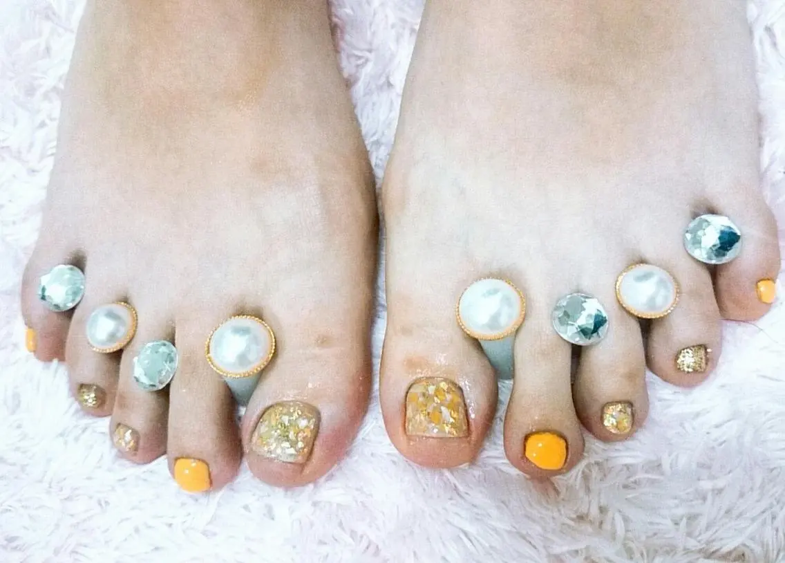 ネイル フットネイル キラキラネイル JEWEL nailのネイルデザイン