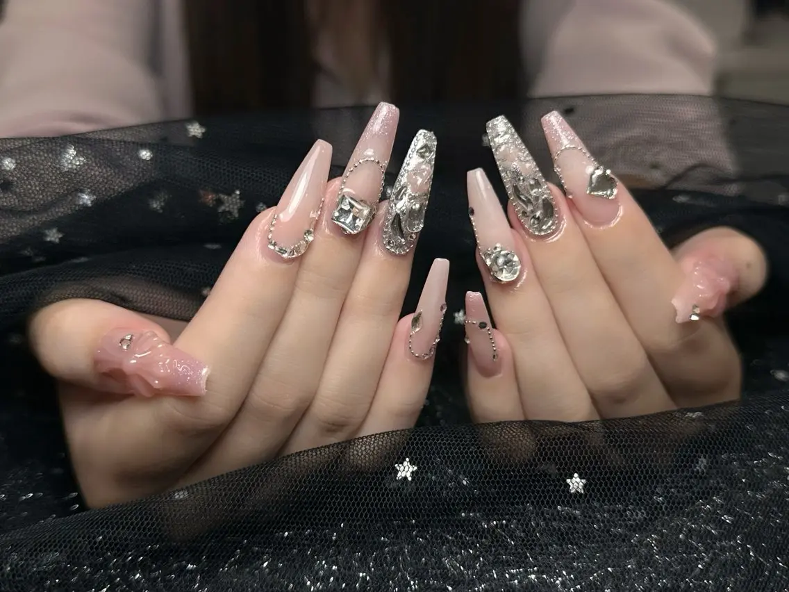 ネイル 成人式 フラッシュネイル フレンチネイル ジェルネイル グラデーション ハンドネイル Umiko🪆 Nailのネイルデザイン