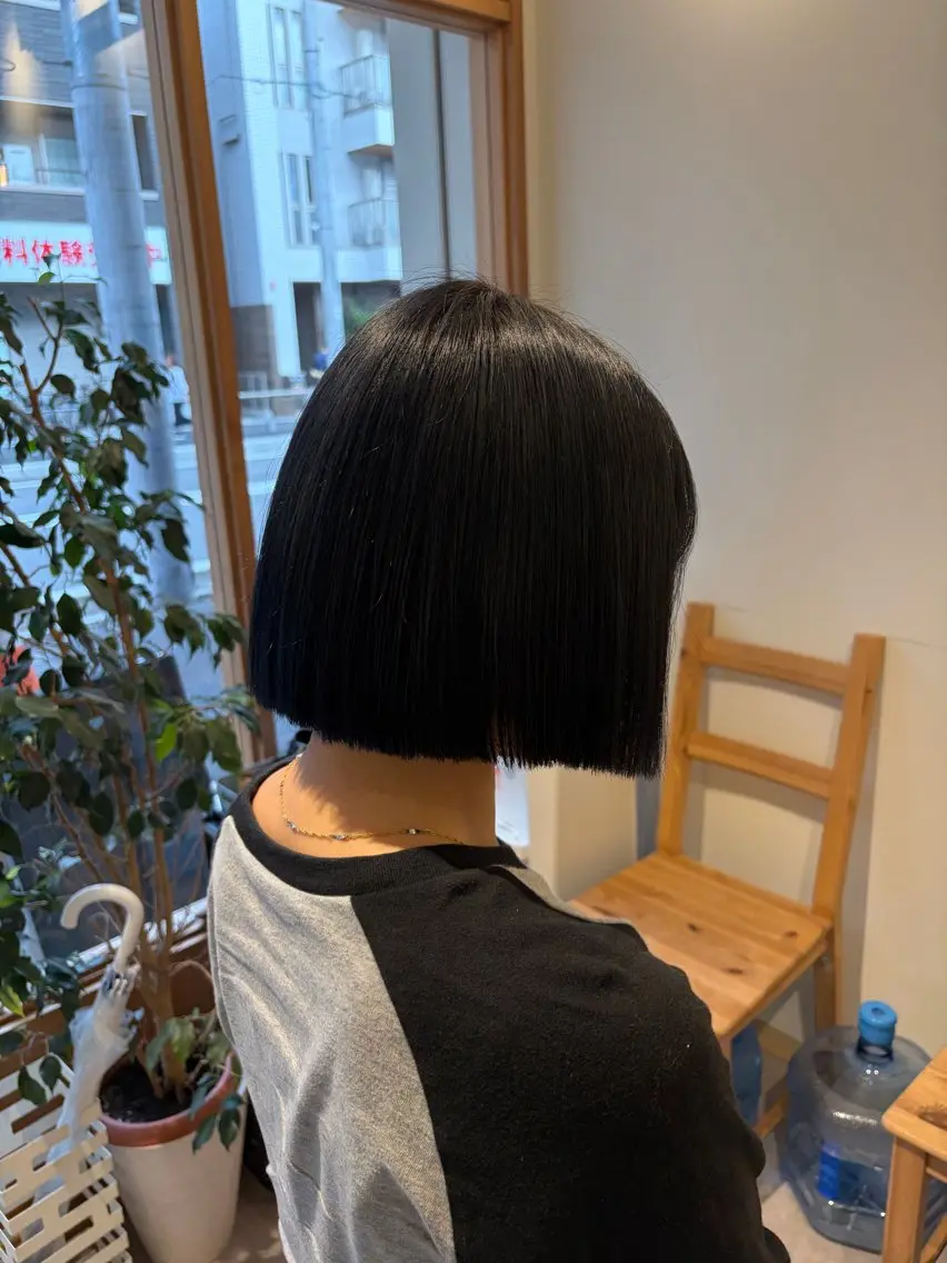 カラー カット ヘアカラー 荒井 茉凜のヘアスタイル