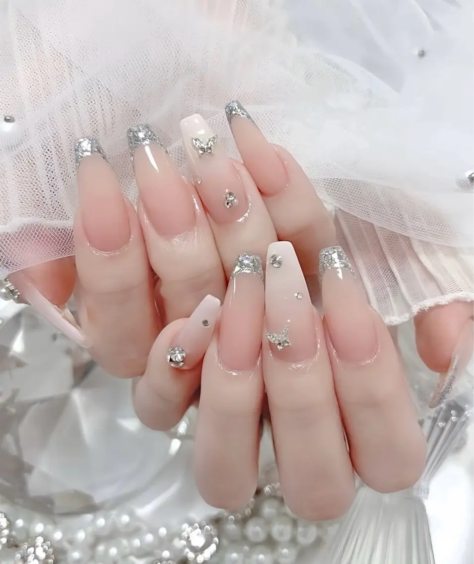 ロング ハンドネイル E🌷nail 長さだし専門店のネイルデザイン