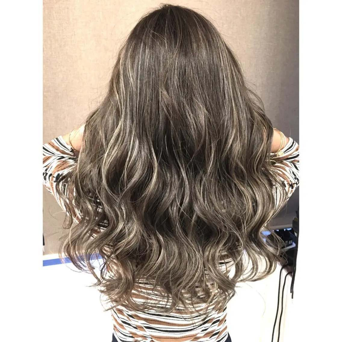ロング カラー ハイライトカラー 3Dハイライト ハイライト ヘアカラー トリートメント 井上 一平のヘアスタイル