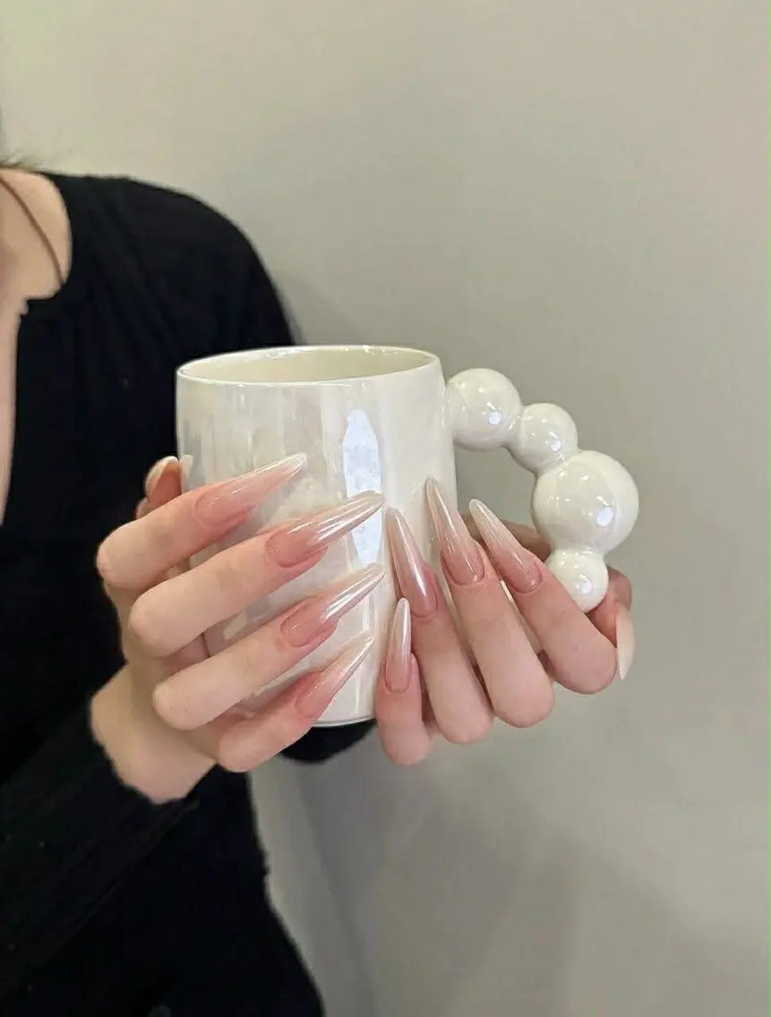チップ長さ出し10本＋フレンチorグラデーション、お茶コーヒー飲み放題、オフ別料金の写真