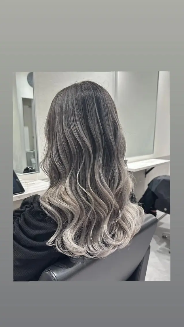 ロング カラー バレイヤージュ シルバー レイヤーカット yume🦋/ CIERA南船場のヘアスタイル