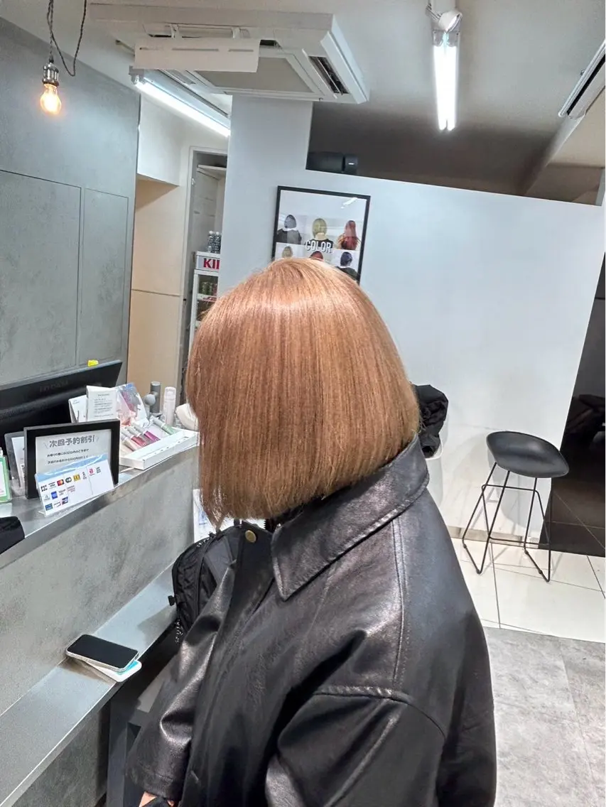ショート カラー ヘアアレンジ ボブ/透明感ベージュ 🫧クルミ🌟のヘアスタイル