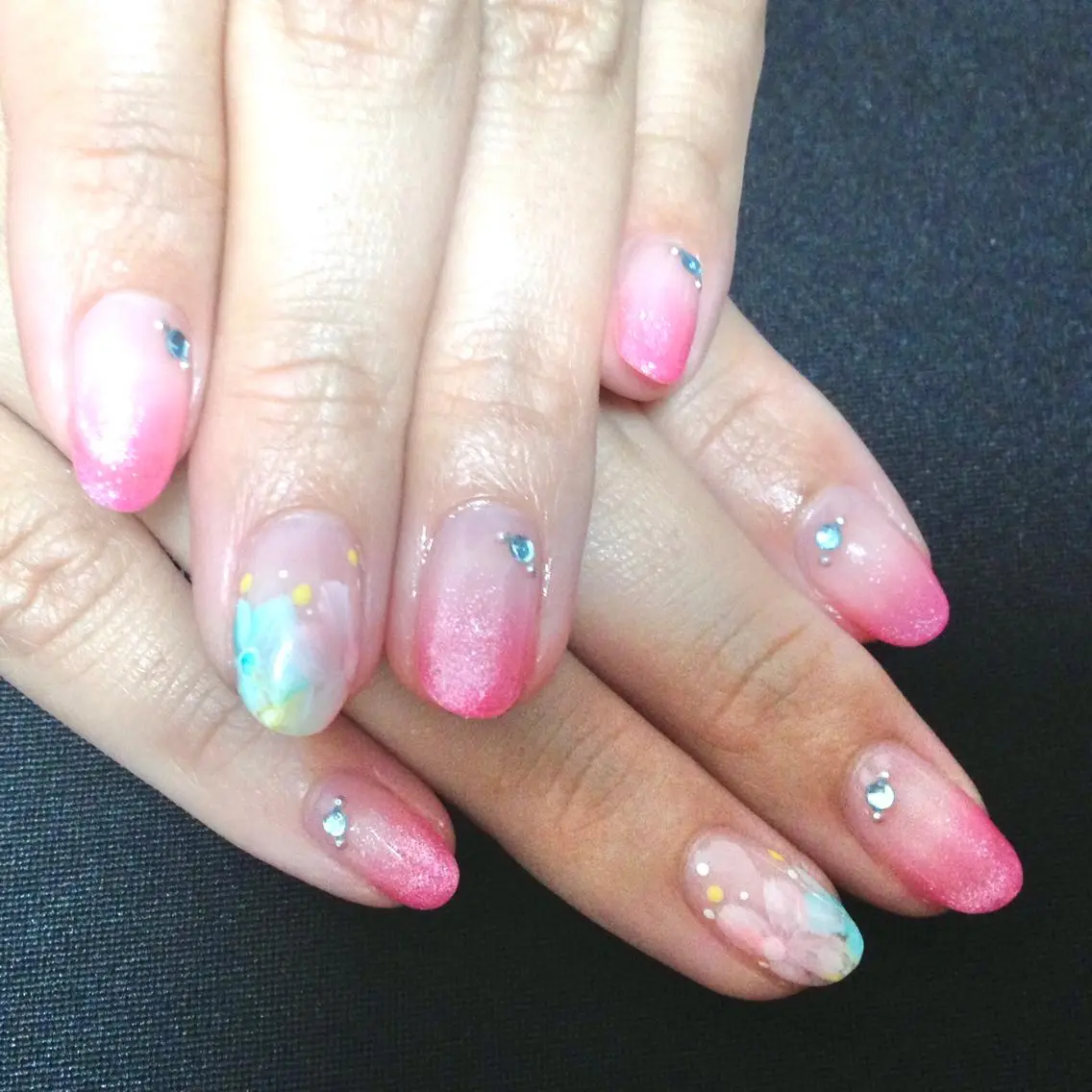 ネイル フラワーネイル グラデーション オフィスネイル ピンク シンプルネイル ステラ marikominoのネイルデザイン