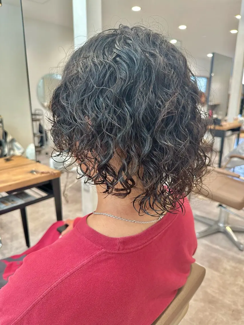 ミディアム パーマ カット パーマ 白髪ぼかしハイライト レイヤー川口　元気のヘアスタイル