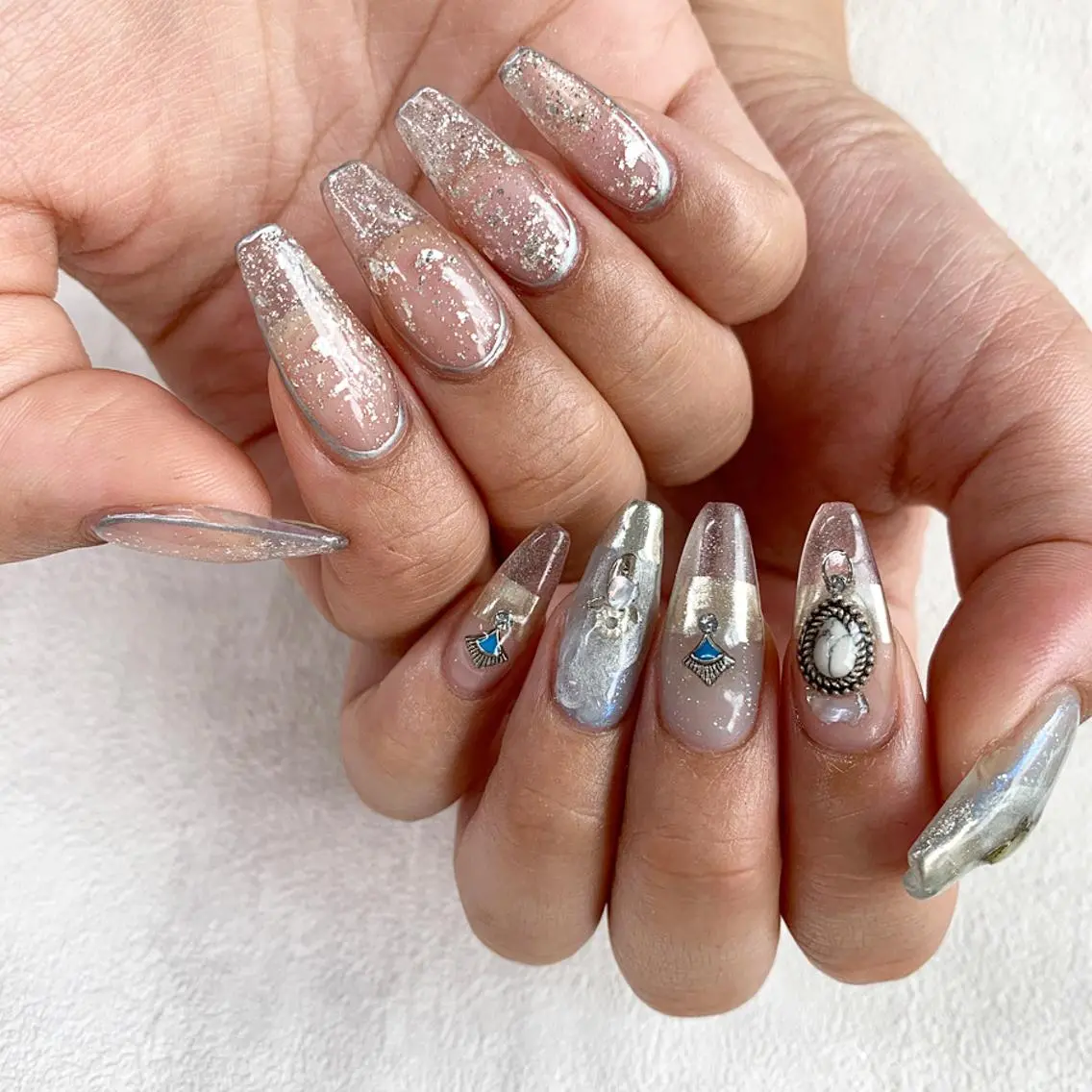 ネイル クリアネイル ミラーネイル ニュアンスネイル 小林 束紗のネイルデザイン