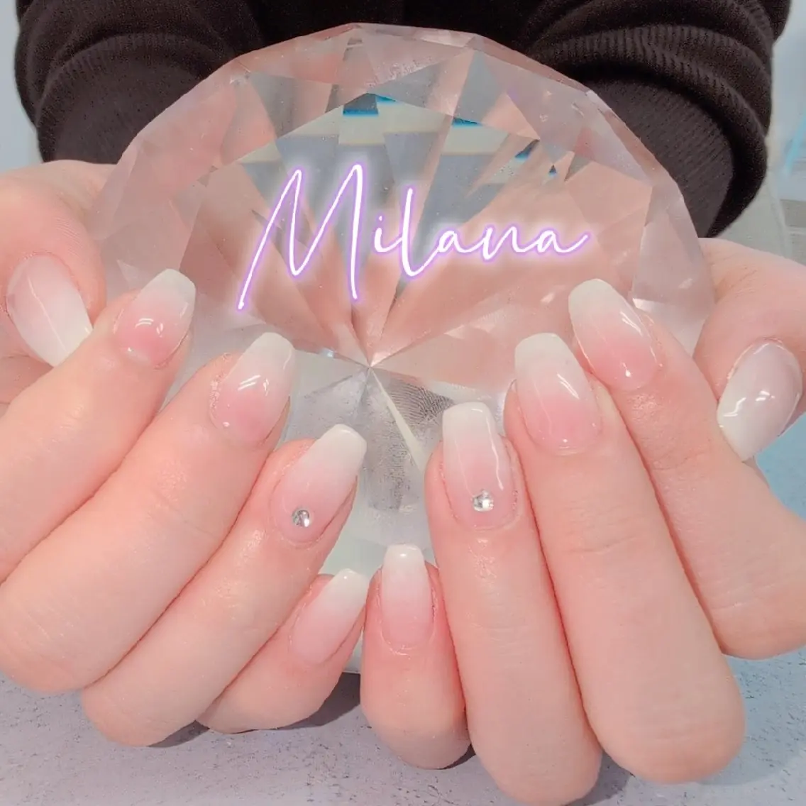ネイル グラデーション ストーンネイル ハンドネイル Milana 川瀬のネイルデザイン