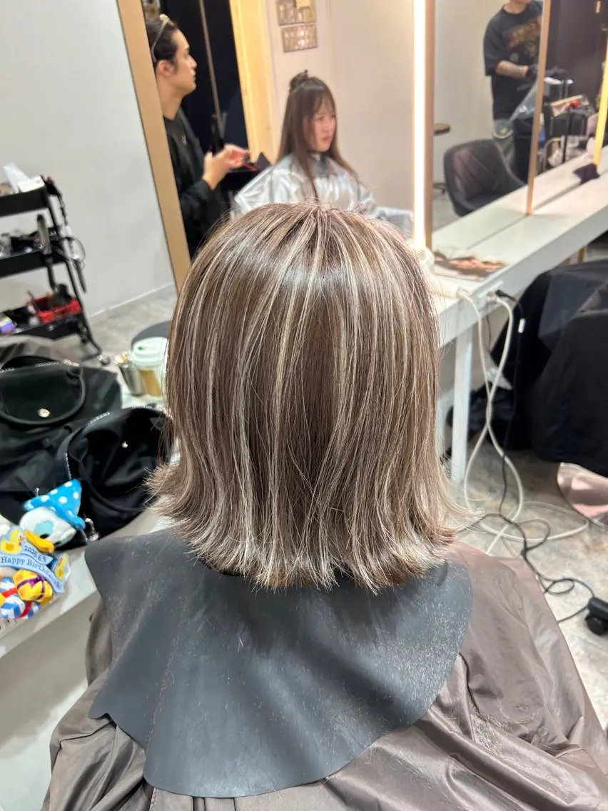 ショート カラー ベージュカラー カット ヘアカラー トリートメント レイヤーカット BLend 渋谷のヘアスタイル