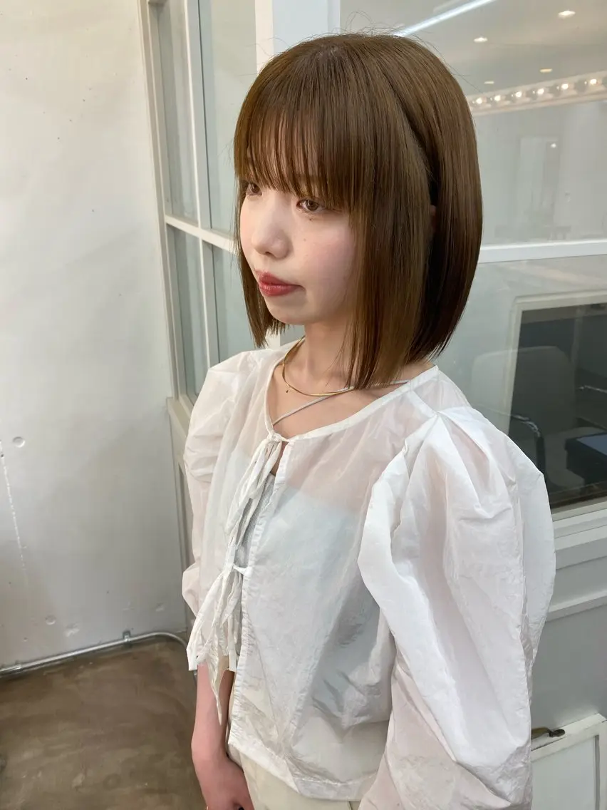 カラー ベージュカラー 透明感カラー オリーブベージュ ヘアカラー レナ/レイヤーカット /艶感カラーのヘアスタイル