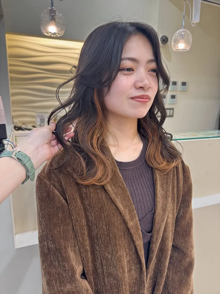 ミディアム カラー ハイライトカラー オレンジ ハイライト Seeknext // Rukaのヘアスタイル