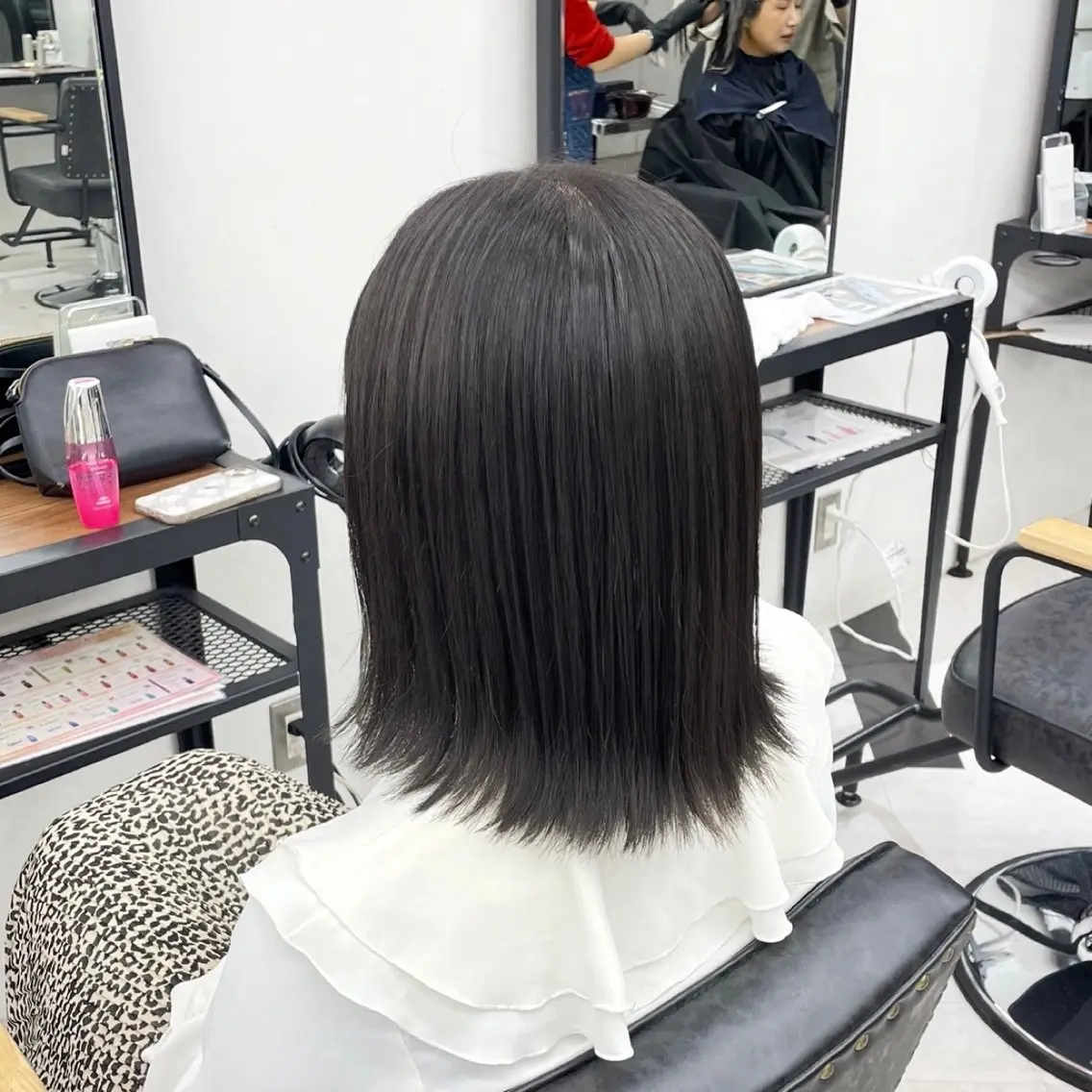 セミロング カラー パーマ ヘアアレンジ メンズ 黒髪 グレージュ トリートメント mona/ ストレートスタイル✨のヘアスタイル