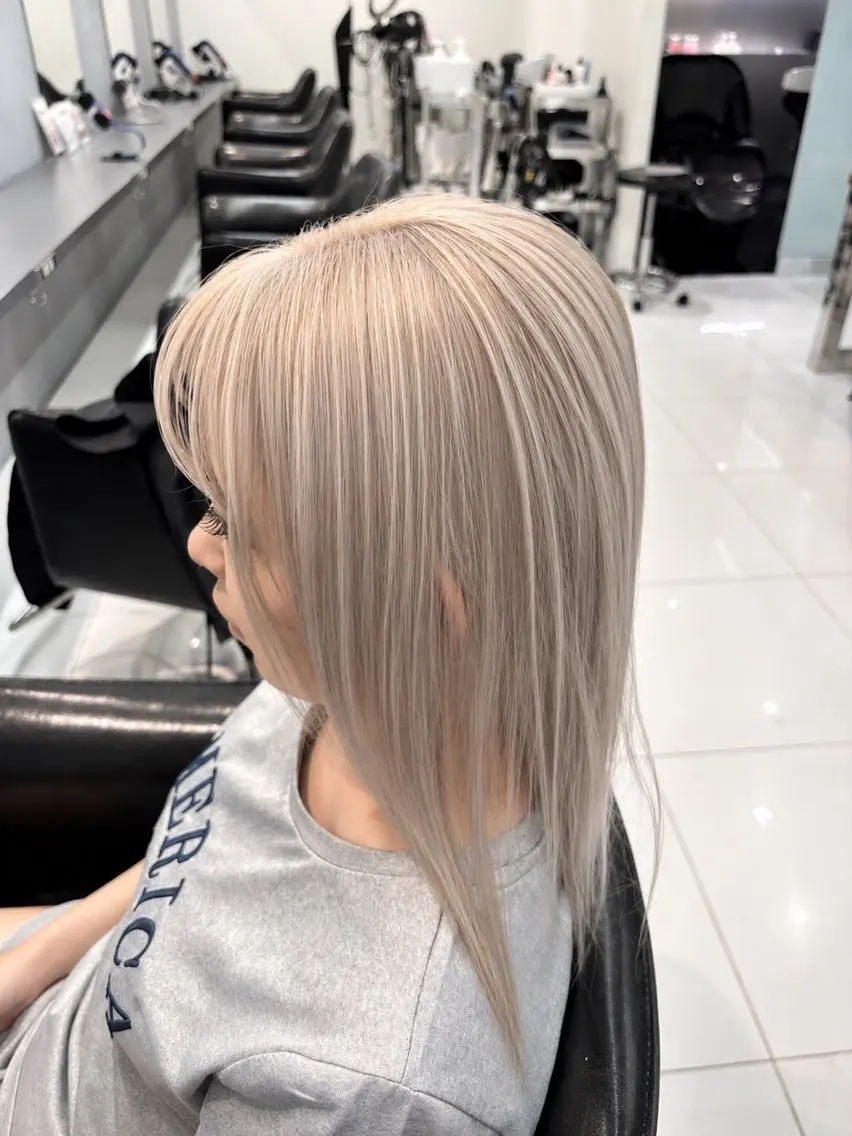 ミディアム 鈴木 朔弥のヘアスタイル