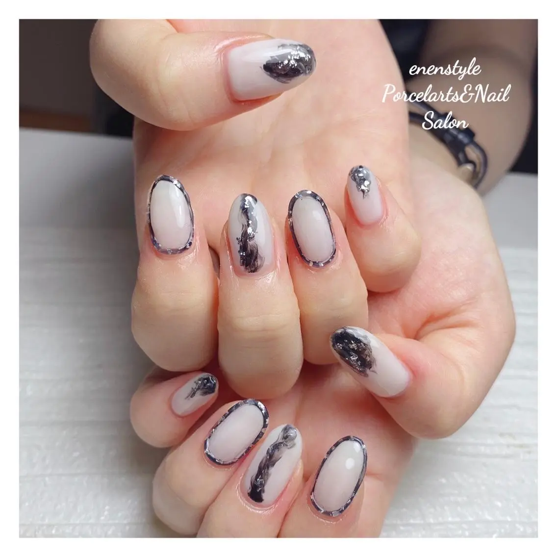 ミディアム ネイル 🐾enen style 🐾のネイルデザイン
