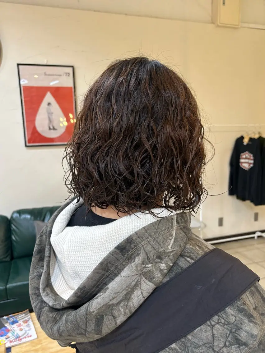 ミディアム パーマ スズキ ユウナのヘアスタイル