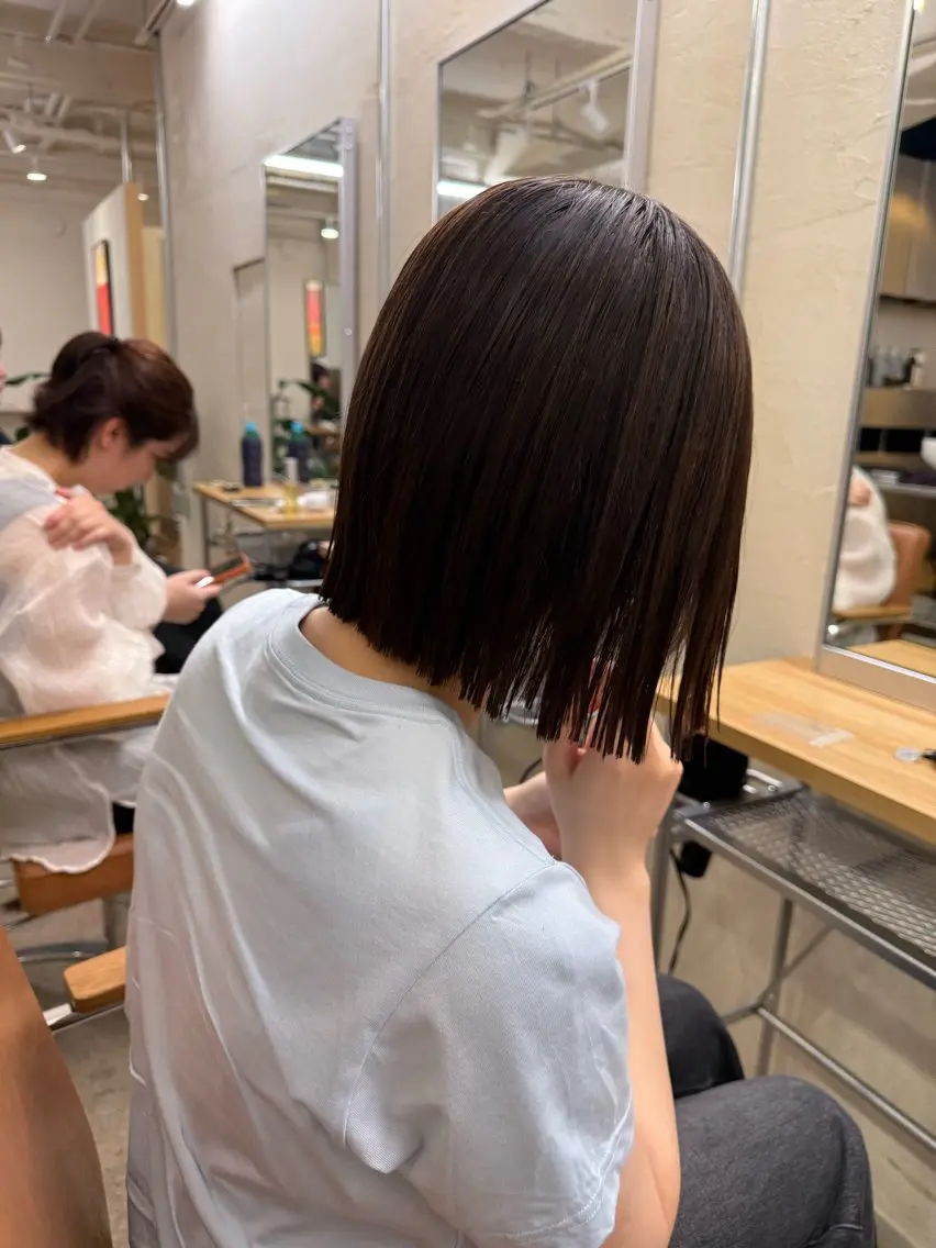 ミディアム 切りっぱなしボブ ボブ カット 縮毛矯正 須藤 優真 切りっぱなしボブのヘアスタイル