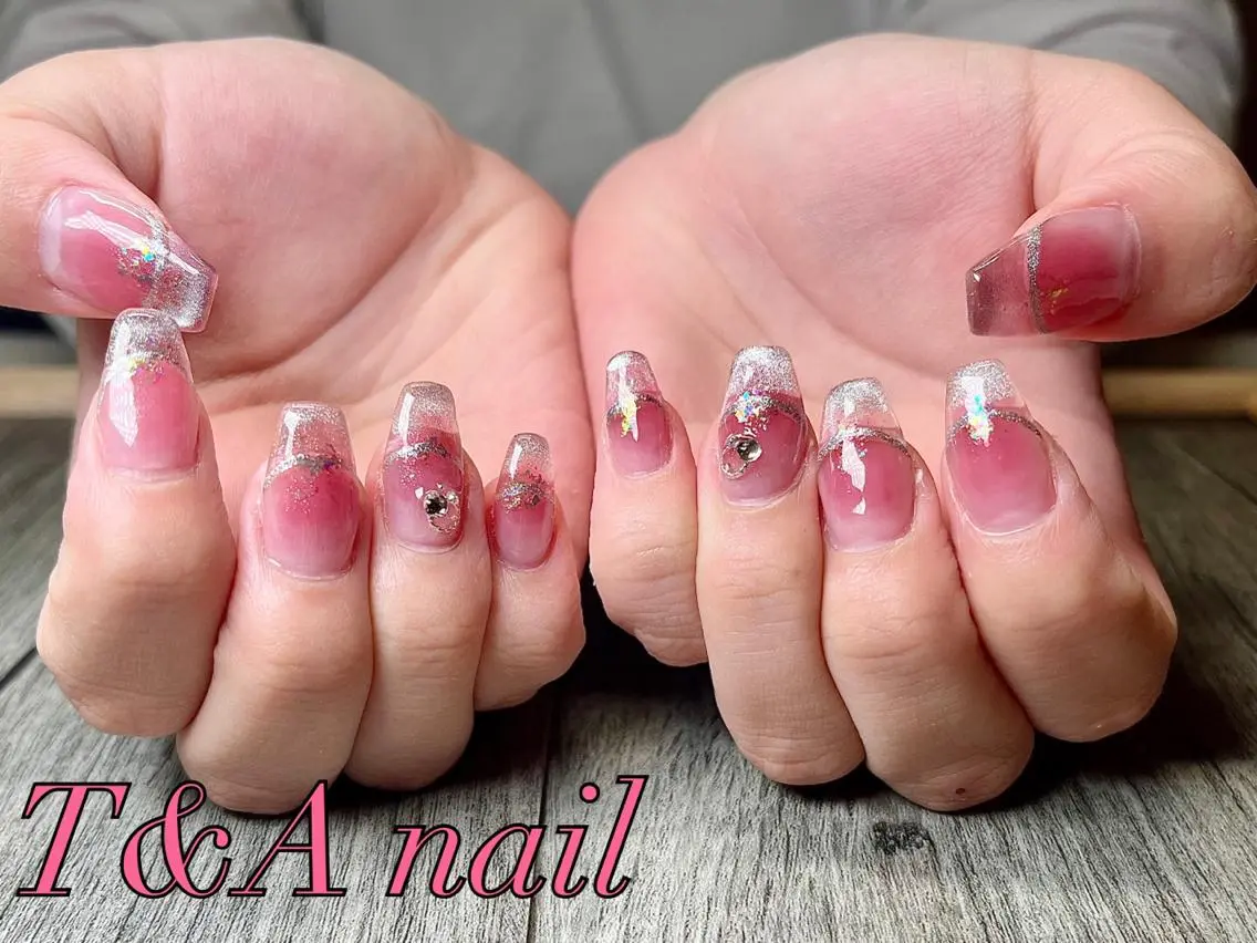 ミディアム ネイル チークネイル 長さ出し フレンチネイル ジェルネイル マグネットネイル T&A nailのネイルデザイン