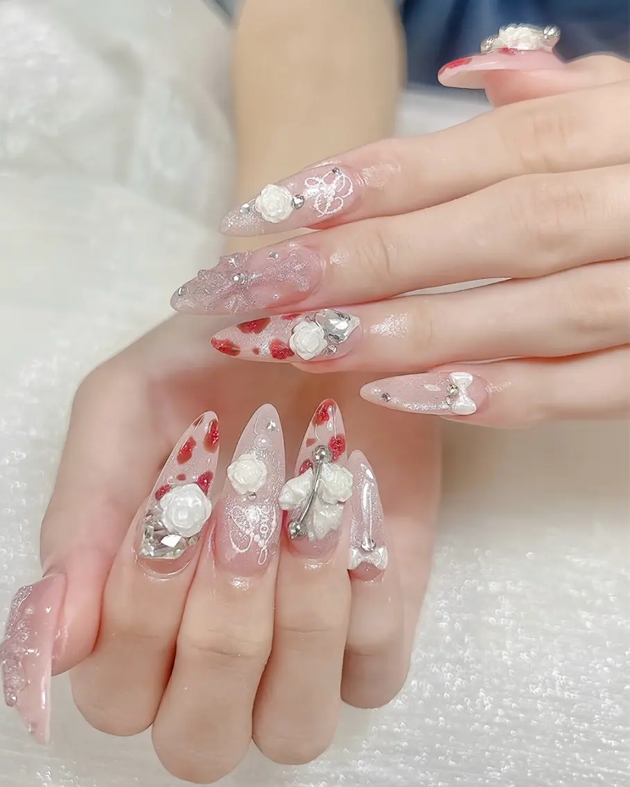 ネイル チークネイル ドット フラワーネイル フレンチネイル キラキラネイル ハンドネイル Speraネイル 大宮店🎀のネイルデザイン