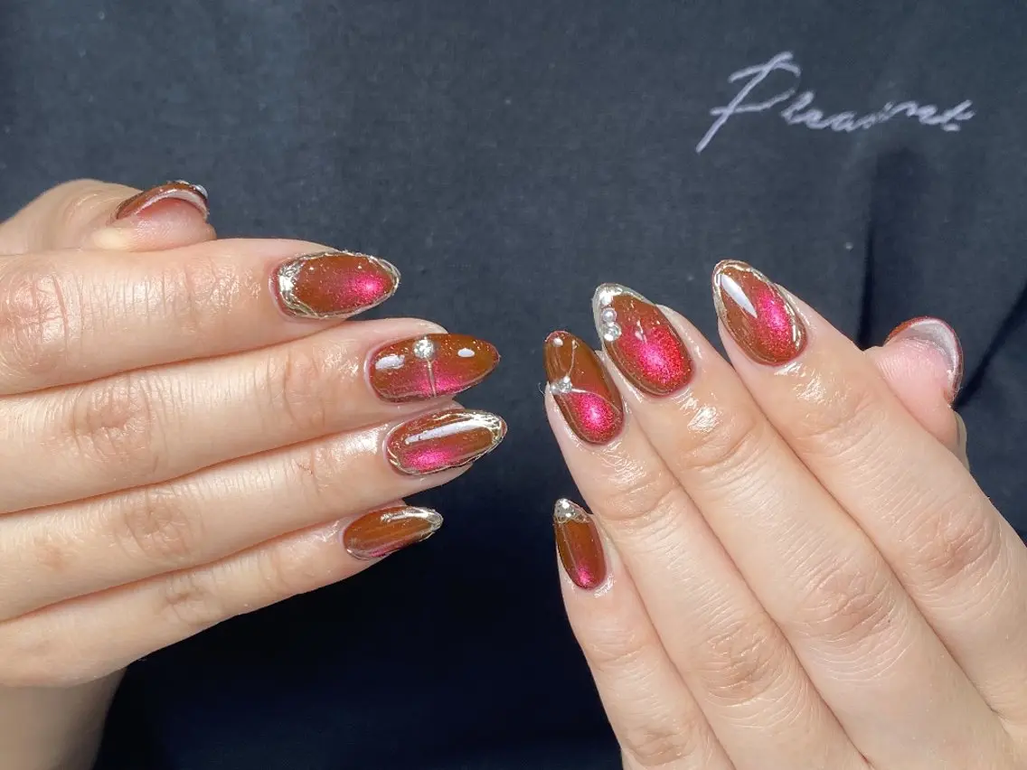 ネイル チークネイル フレンチネイル ジェルネイル ガーリー キラキラネイル ハンドネイル UM Nail Salonのネイルデザイン