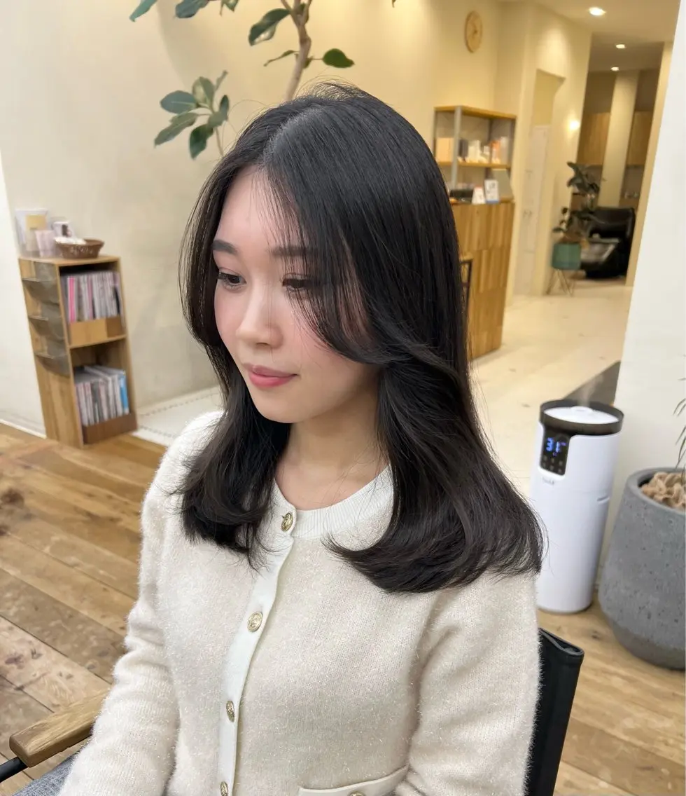 セミロング 顔周りカット レイヤーカット カット トリートメント 吉川 陽菜のヘアスタイル