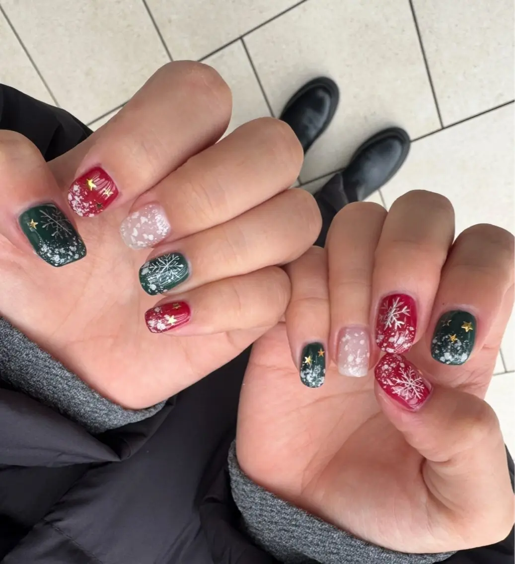 ネイル キラキラネイル ニュアンスネイル オフィスネイル シンプルネイル 冬ネイル Lililas💎 リリラースのネイルデザイン
