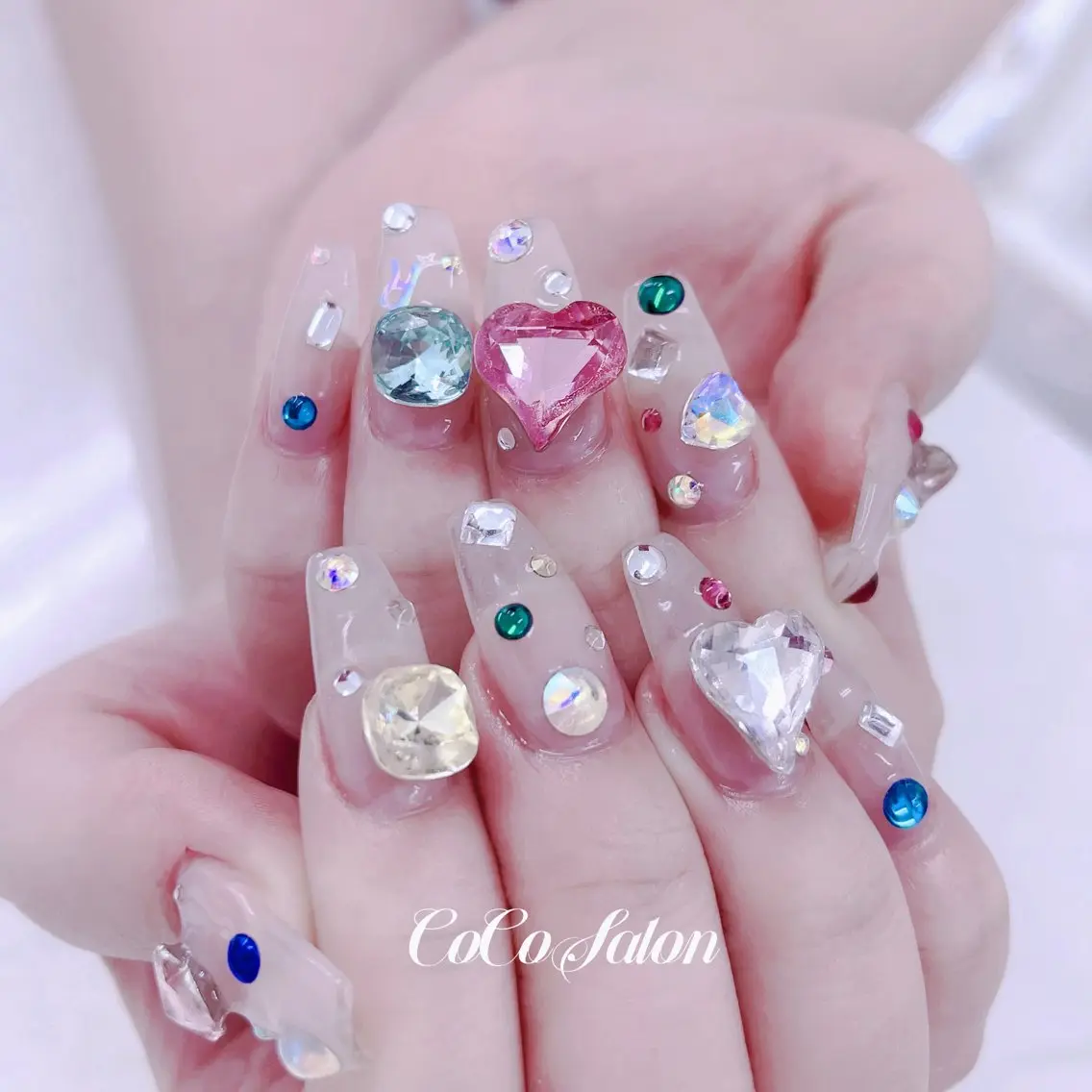 ネイル 長さ出し ジェルネイル ゴージャス ハート キラキラネイル ハンドネイル CoCoSalon ネイル/まつ毛予約のネイルデザイン