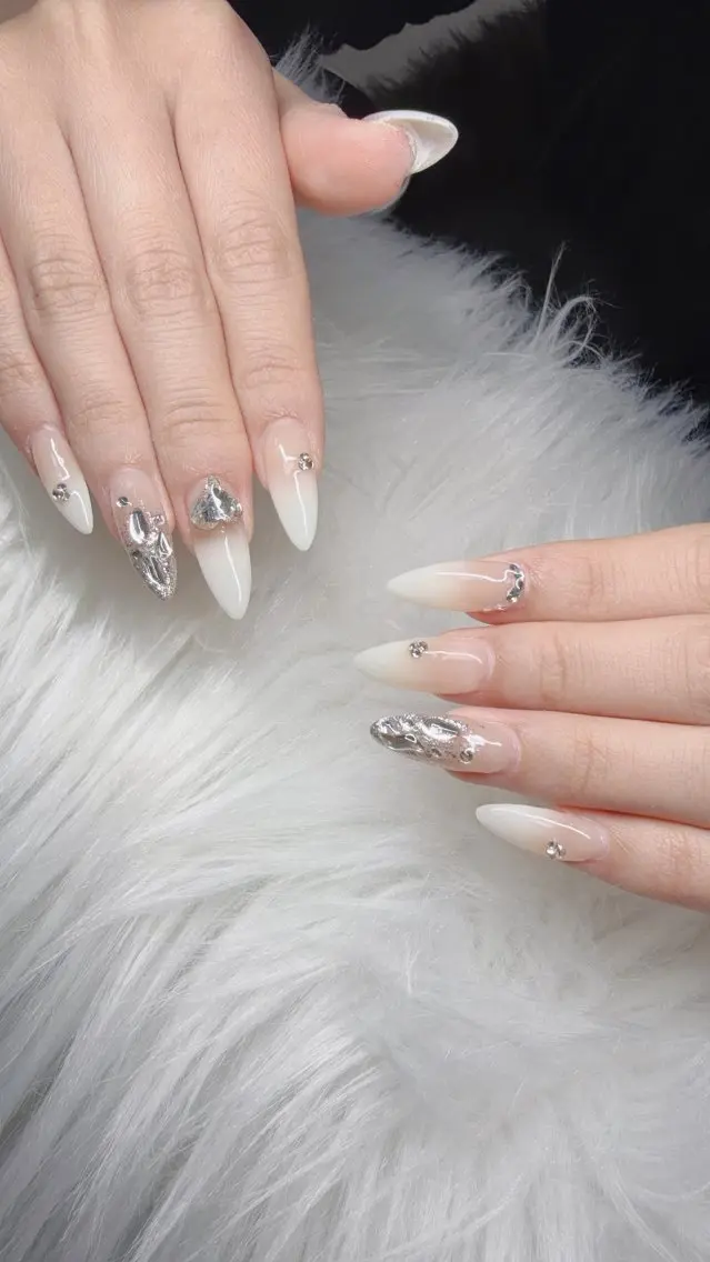 ネイル ハンドネイル Lee Nailsのネイルデザイン