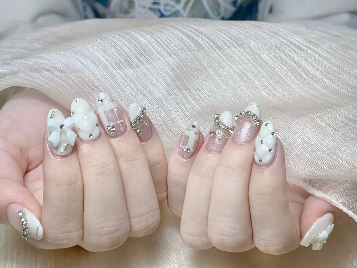 ネイル オーロラネイル チークネイル フレンチネイル ジェルネイル ガラスフレンチ ハンドネイル Nail Jolieのネイルデザイン