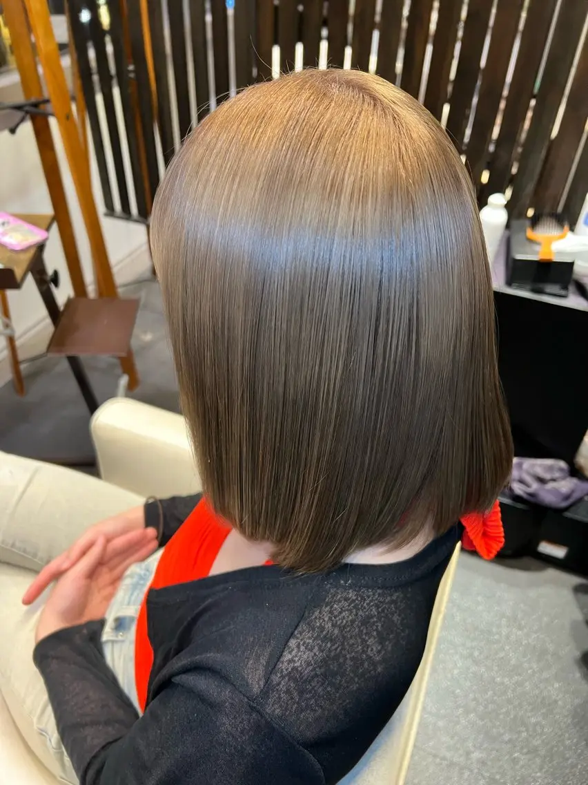 セミロング カラー ヘアカラー 松井 夏輝のヘアスタイル
