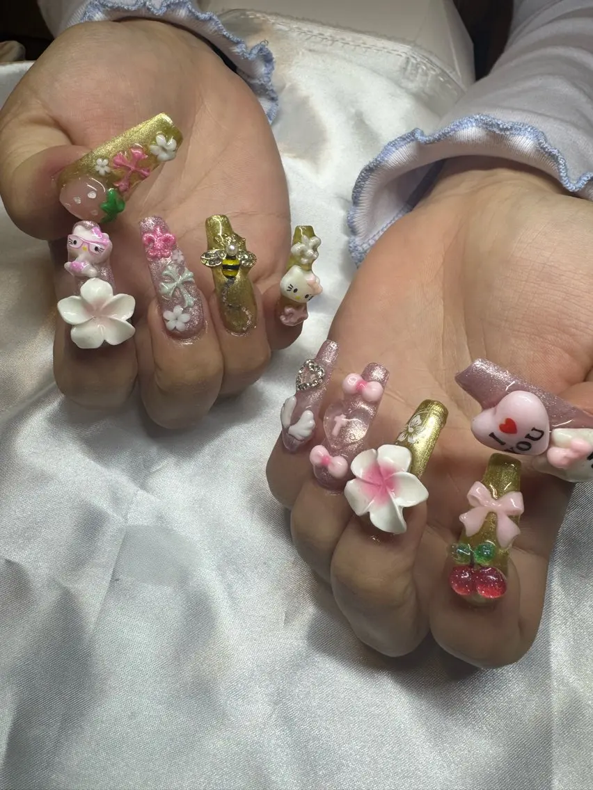 ネイル ハンドネイル 濱岡 咲のネイルデザイン