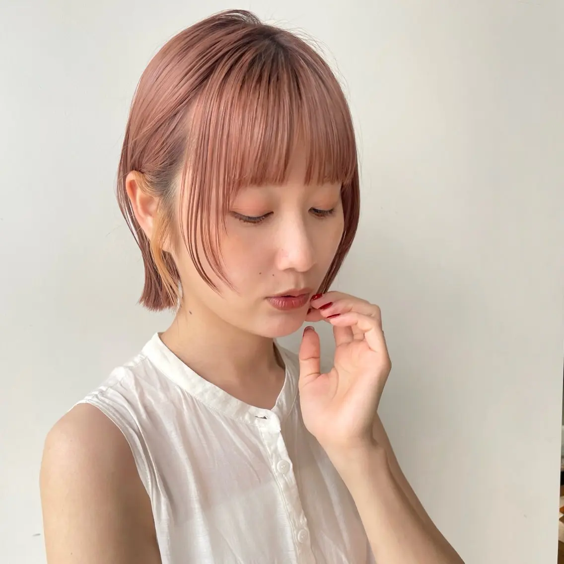 ショート カラー 顔まわり🥨レイヤー /透明感/水口舞奈のヘアスタイル