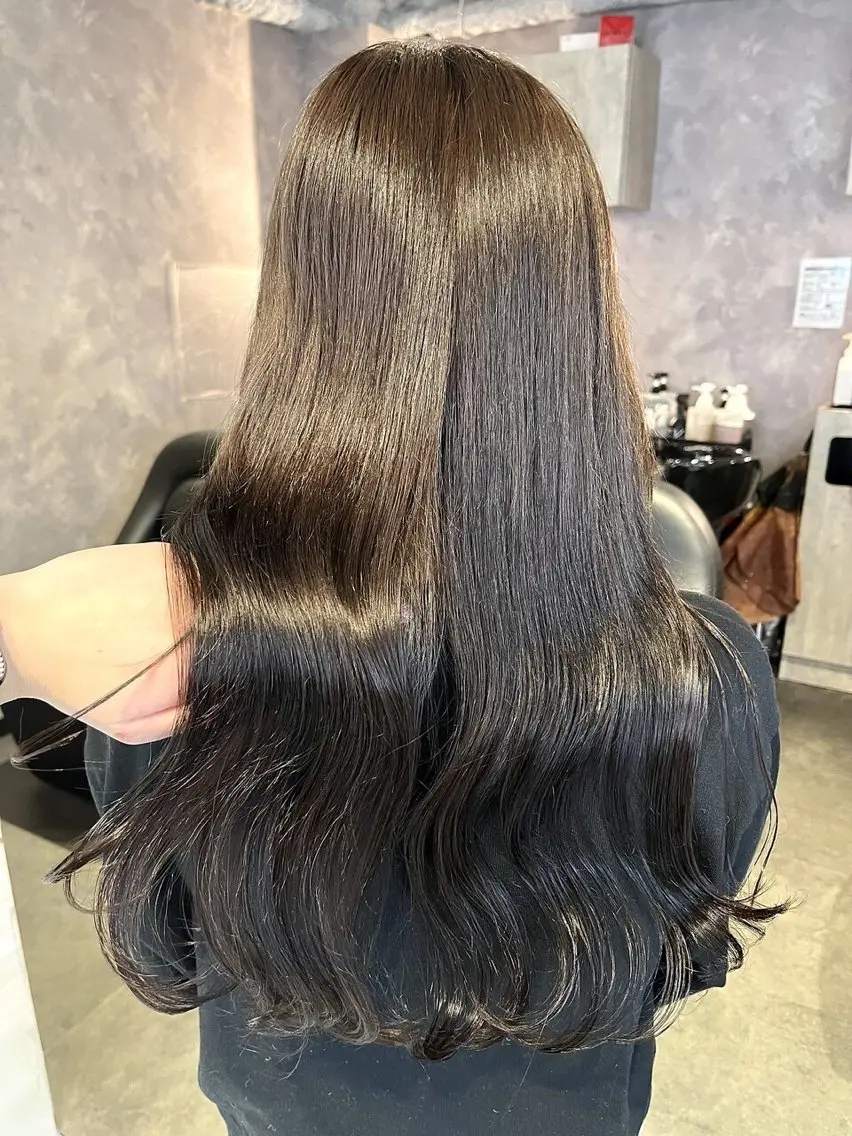 ロング カラー 芳賀 莉菜のヘアスタイル