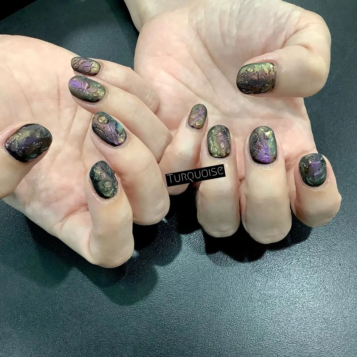 ネイル ハンドネイル ハンドケア 個性派ネイルサロン 💅🏼ターコイズのネイルデザイン