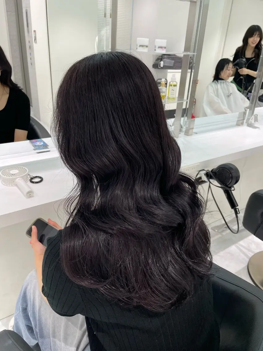 ロング カラー ヘアアレンジ ブリーチ ブリーチなしカラー 髪質改善 トリートメント 🎀RIN🎀 縮毛矯正🩶暗髪のヘアスタイル