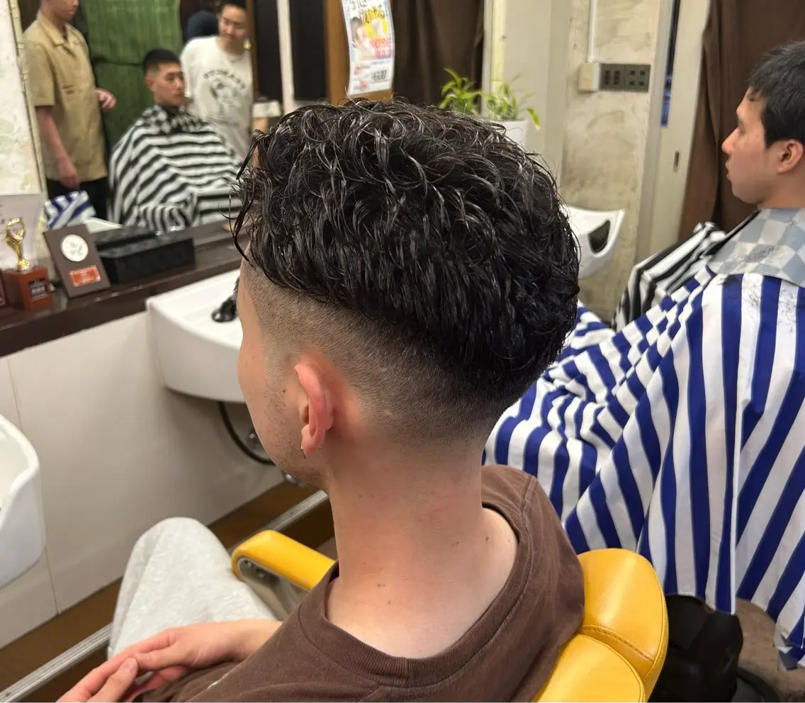 ショート メンズ フェードカット メンズパーマ 新宿メンズカット✂︎ 能戸蒼生💈のヘアスタイル