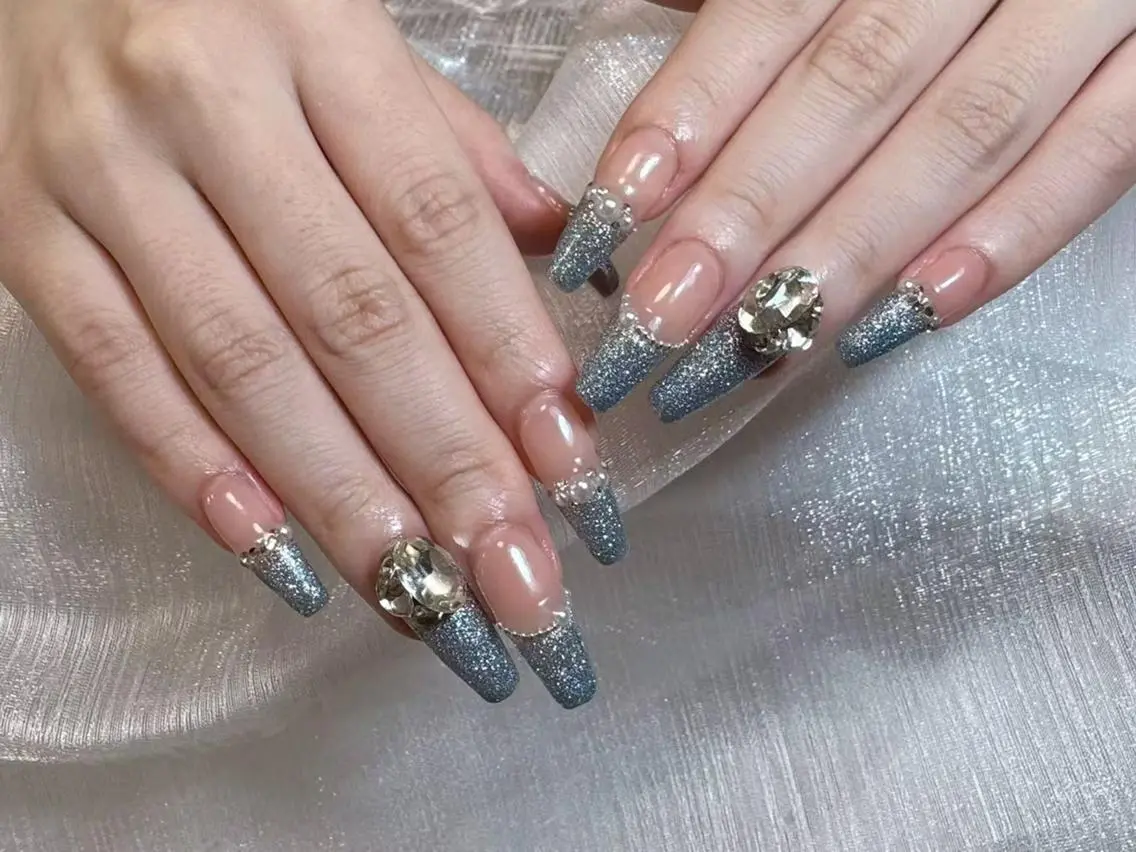 ネイル 長さ出し フレンチネイル 韓国ネイル マグネットネイル 持ち込み ハンドネイル ハンドケア The Nail 新大久保店のネイルデザイン
