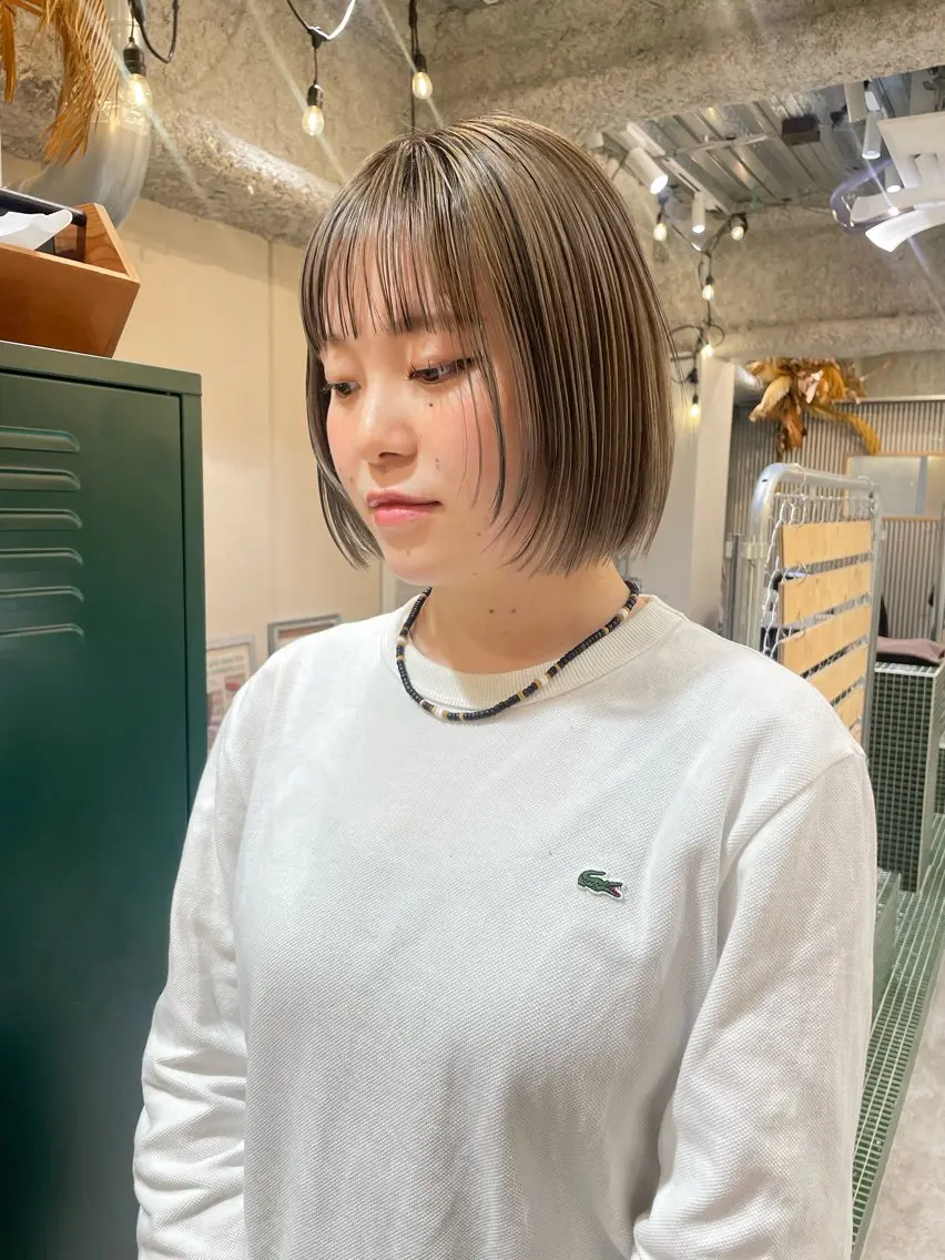 ミディアム カラー ベージュカラー ハイトーンカラー ハイトーンベージュ カット ヘアカラー トリートメント 狩野 羅夢のヘアスタイル