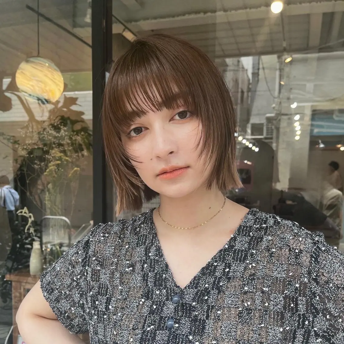ミディアム 顔まわりレイヤー レイヤーカット くぎお けんじのヘアスタイル