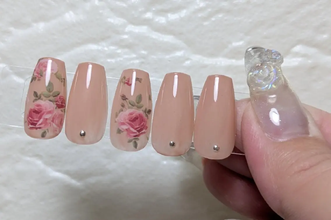 ネイル フラワーネイル オフィスネイル シンプルネイル ハンドネイル m&pPrivate nailsalonのネイルデザイン