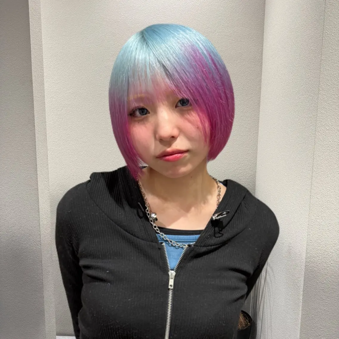 ショート カラー ブリーチ ブルーカラー ケアブリーチ デザインカラー ハイトーンカラー ヘアカラー ヘアセット ✨ブリーチ支持No1 複雑履歴修正/舘岡のヘアスタイル