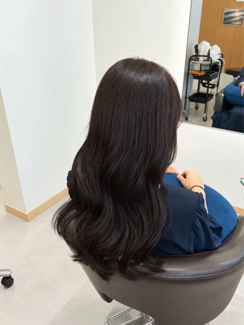 ロング カラー カット ヘアカラー トリートメント 荒井 茉凜のヘアスタイル