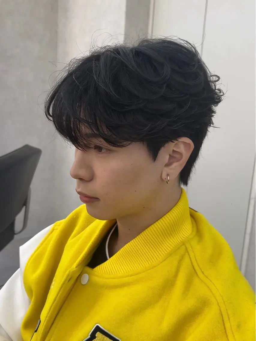 ショート メンズ フェザーパーマ メンズパーマ カット パーマ フェザーパーマ浦和 スパイキーショートのヘアスタイル