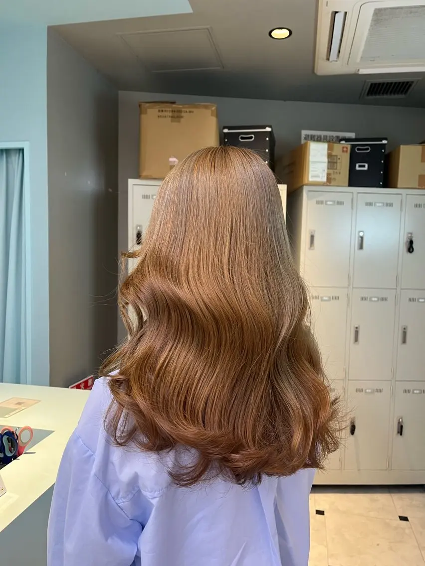 ロング カラー ヘアカラー ブリーチカラー 🩵MIZUKIのヘアスタイル